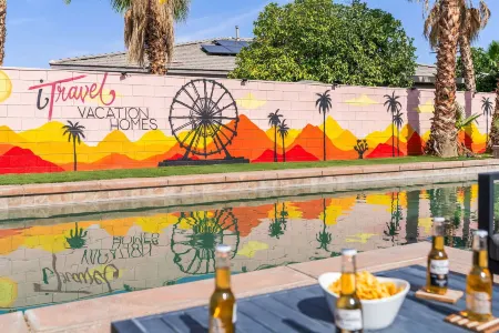 Luxurious Villa Living in Indio w Pool Spa Отели в г. Индио