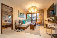 Casa Kaia, Luxury Boho-chic 2BD 2BA Ocean View Condo, Pool, Pets OK, ZONA DORADA