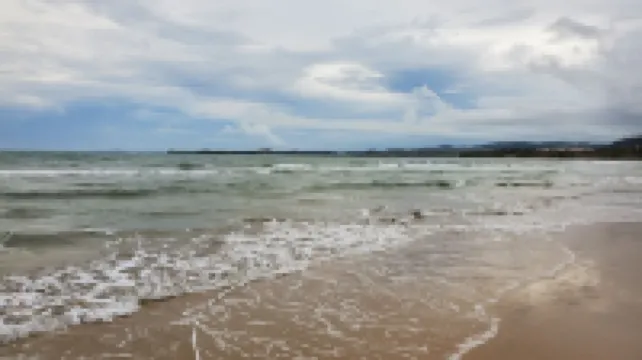 Amazing beachfront apartment on the beach サルサルのホテル