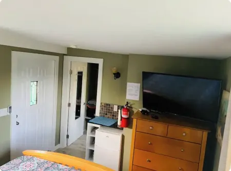 Country Road, Take me Home- your own Island Cottage! Отели в г. Savannah