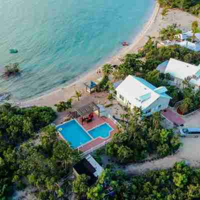 Silver Palms # 2 – Exclusive Long Bay Beachfront Retreat with Pool Hotel Exterior