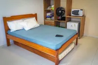 Comfort, privacy, 24 hour security. Accommodates families, children and animals