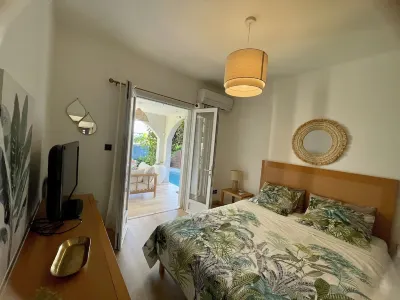 Luxueuse Villa - Jardin - Piscine - Jacuzzi 3mn du Lagon Saline les Bains