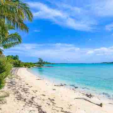 Newly renovated Oceanfront Townhouse with Stunning Views & Private Beach Access Fitness & Recreational Facilities