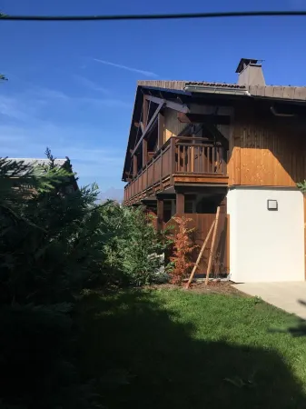 Apartment Marmot Samoens. Superb 2 BR  close to village centre and ski bus