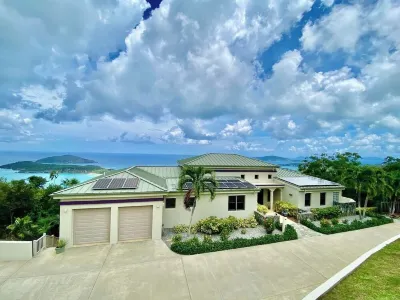 Luxury 3-Bedroom Villa with Infinity Edge Pool Hotels in 