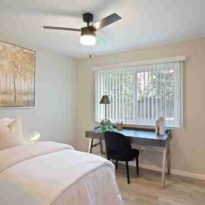 Redwoods Serenity Cottage Modesto Rooms