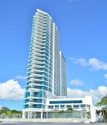 OCEAN VIEW APARTMENT on the beach