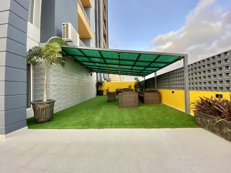 Elegant & Spacious 2br family apt, Sharahe Faisal