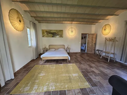 Pigna: Charming village house, 5 km from the sea, vaulted and whitewashed