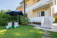 Villa near the sea exclusive garden, parking, wi -fi, bbq -  case vacanza in affitto