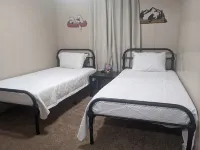 Outdoor Rec Hub 4bed/ 2bath + Rec Room + Boat Parking