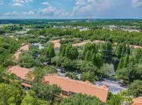 Comfy Condo-KING bed-POOL-HOTub-Pet-Wifi-Gym-Gate-by-Tampa Palms-Cory Lake Isles