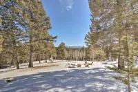 Log Cabin w/ Mountain Views ~ 30 Mi to Pikes Peak! - Homestays