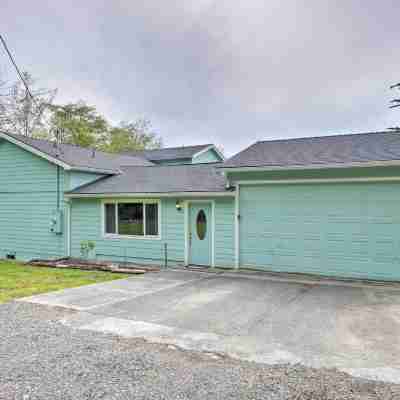 Soothing Studio w/ Lush Views: 2 Mi to Beach! Hotel Exterior