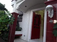 THE FABULUZ DELUXE ONE BEDROOM SUITE Hotels near Pandayan Bookshop (Malolos Bayan Branch)