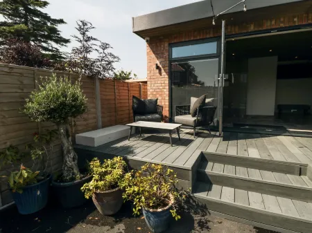 Nightingales Отели рядом с достопримечательностью «Thornwick Bay»