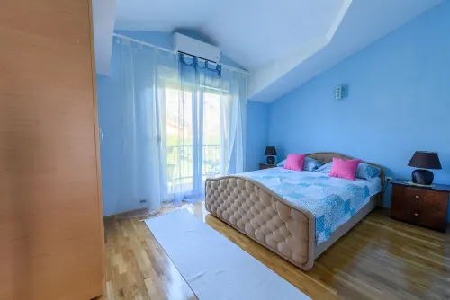 Villa Basic Blagaj with Amazing View on the River, super close to Mostar