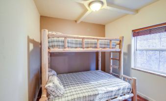 8 Mi to Hatfield-mccoy Trails: Cabin in Delbarton