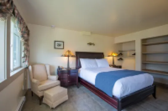 Bathgate Resort and Marina Hotels in Sunshine Coast