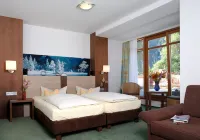 Landhotel Böld Oberammergau Hotels near Wieskopf