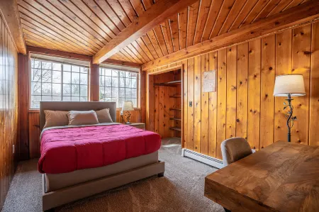 Fife Lake Retreat Отели в г. Файф Лейк