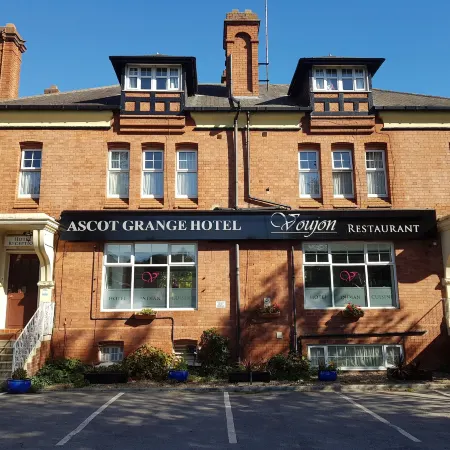 Ascot Grange Hotel - Voujon Resturant Отели рядом с достопримечательностью «Стадион «Хедингли»»