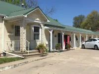 Evergreen Inn Hotels in Osceola