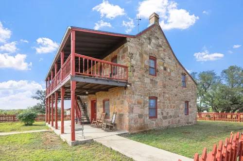 Stein Haus Ranch 4 Bedroom Home by RedAwning Hotels in Llano
