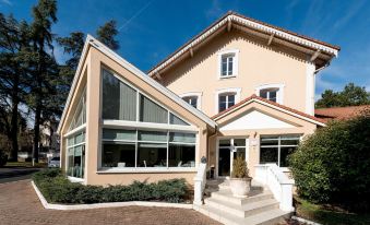 Logis Hôtel les Cèdres Bleus