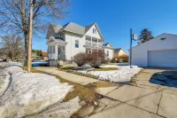 Lake Michigan Vacation Rental 1 Block to Marina! - 3-Star