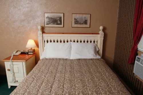 The Winter Inn Hotels in Grattan Township