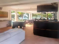 Ocean Properties ApartHotel and Villas - Quầy bar