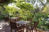 Guildford River Retreat Hotels in Caversham