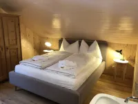 Gasthaus Spinas Hotels in Bever