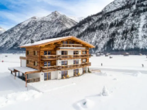 นาตูร์พาร์กกุท - อัลพ์ดีลักซ์ อพาร์ทเมนท์ โรงแรมใน