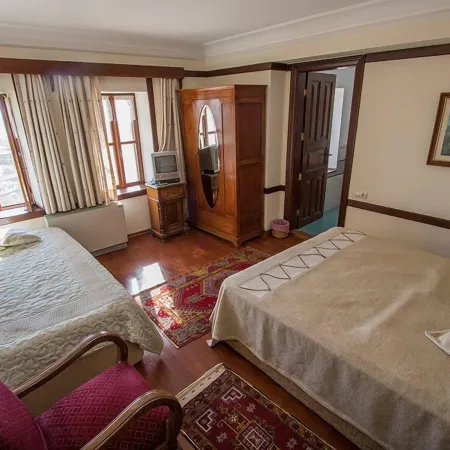 Altın Çeşmeli Konak