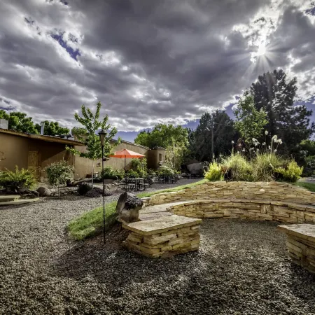 Stone Lizard Lodge