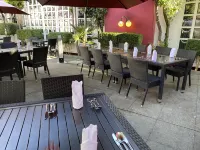 Eden-Hotel Hotels near Suedstadt