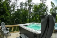 New Home Private Pool/Hot Tub Near Meredith Center