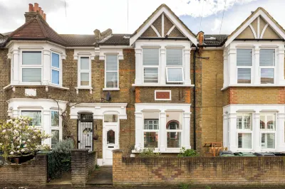 Beautiful 2 bed in Walthamstow Hotels in Walthamstow