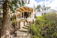 Fraser River Waterfront Cottage in Hope BC Hotels near Needle Peak