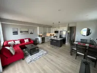 Stunning Ocean Views and a Short Stroll to Downtown