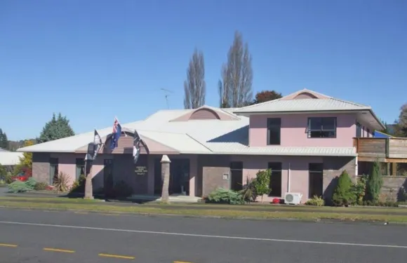 中央公園汽車旅館