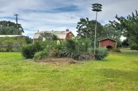 Delightful Carmine Studio on Farm Near Round Top! - Homestays