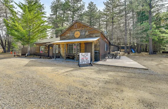 靠近徒步和山地騎行：拉古納山的舒適小屋！