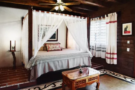 Paradise Hotel Boutique & Lounge