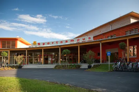 Jufa Hotel Leibnitz Отели в г. Санкт-Мартин