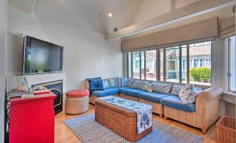 Catalina Island Home Walk to Main Street Beach!