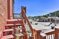 Walk to Dining, Breweries and Shops! Dtwn Custer Apt - Pet friendly